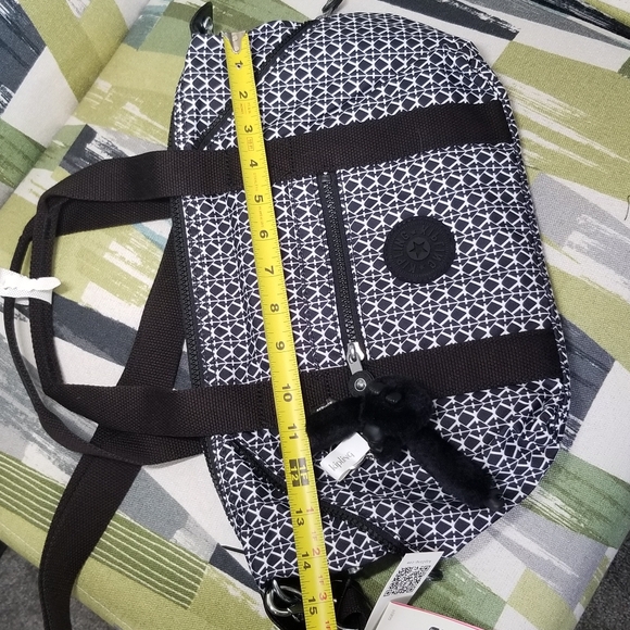 Kipling Art Mini Printed Shoulder Bag In Black And White K Pattern - Picture 5 of 14